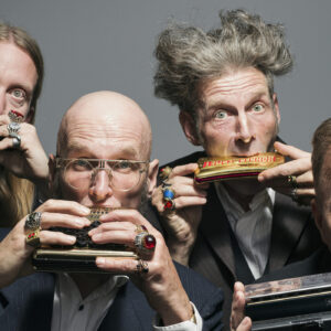 SVÄNG – Masters of the harmonica